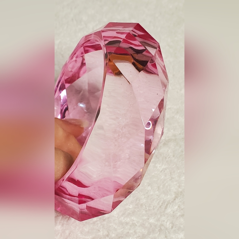 NWT BRACELETS- Vintage set of 3 acrylic clear and pink bangle /bracelet - bundle - Picture 3 of 10